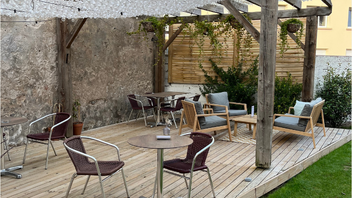 photo de la terrase intérieure du restaurant saison